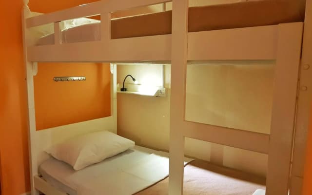 Lavender Lodge - photo 3