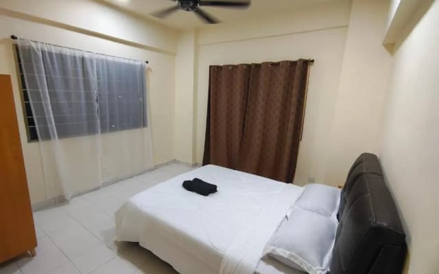 Adra Homestay, Danga Bay Apartment , JB town 3 rooms - photo 2