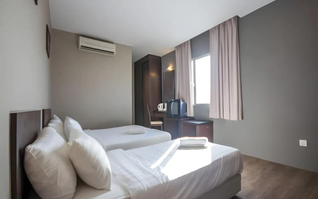 Chariton Hotel Butterworth - photo 2