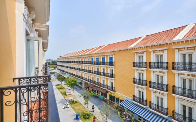 The Platinum Hotel & Suites - photo 2