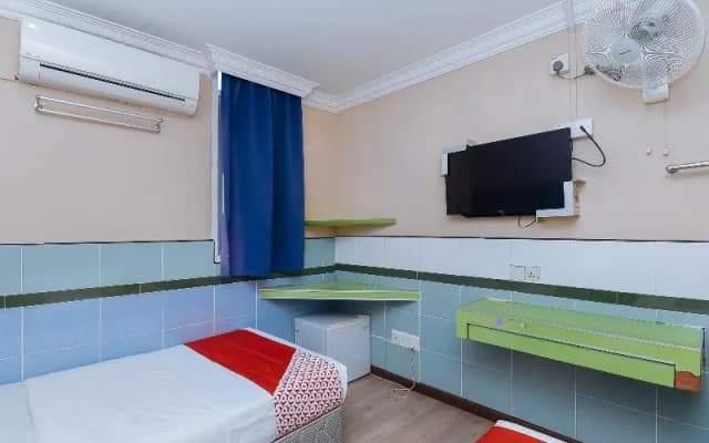 Cosy Inn by OYO Rooms - photo 3