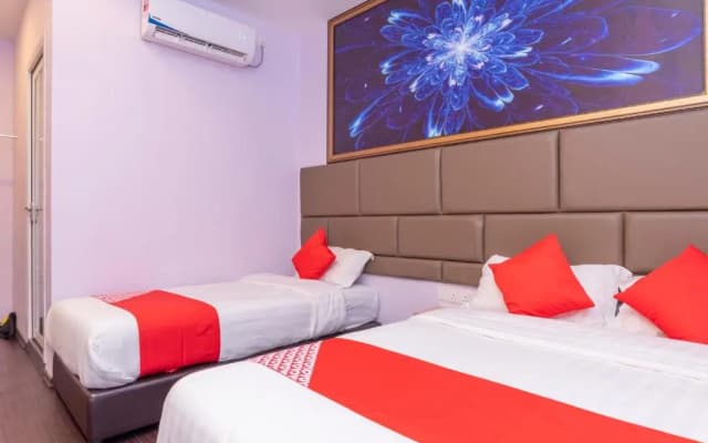 OYO 89423 Zenz Hotel - photo 4