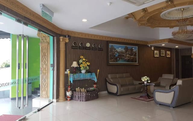 The Grand Orange World Hotel - photo 2