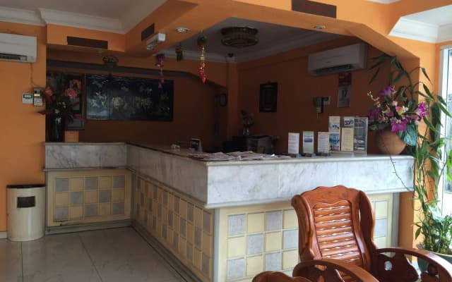 Palace Inn - photo 2