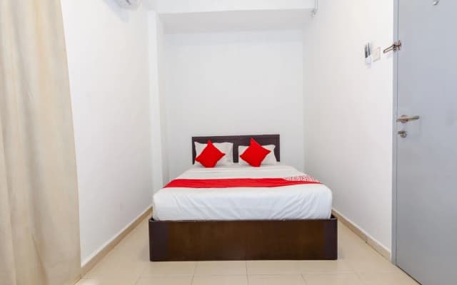 Hollitel Hotel Melaka by OYO Rooms - photo 3