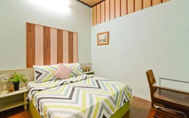 Courtyard Homestay - photo 2
