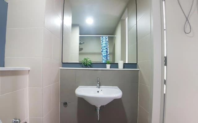 Tamarind Suites by Kroll Home2stay with UNIFI TV Wifi 1 Bedroom Apt - photo 5
