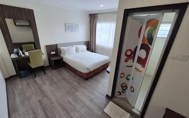 Angsoka Hotel - photo 2