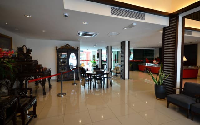 906 Riverside Hotel - photo 2