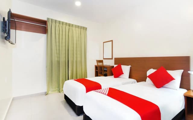 Lawten Hotel - photo 2