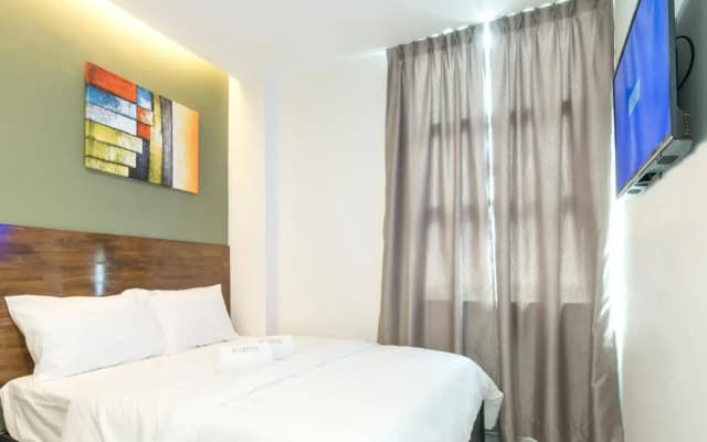 Econtel Queensbay - photo 3