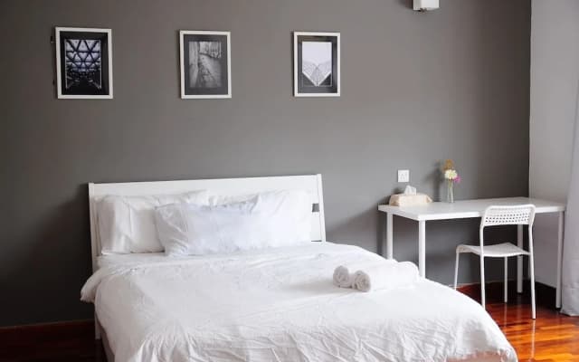 Grayhaus Guest House - photo 5