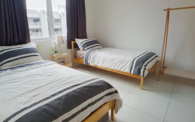 Teiw Family Homestay at Skypod Residence Puchong - photo 3