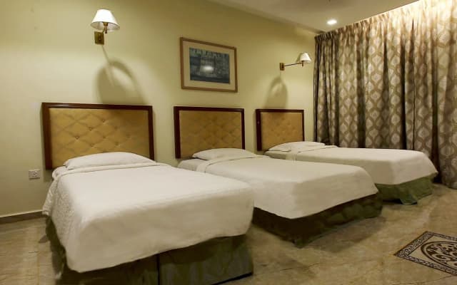 The Manor Beach Resort - photo 4