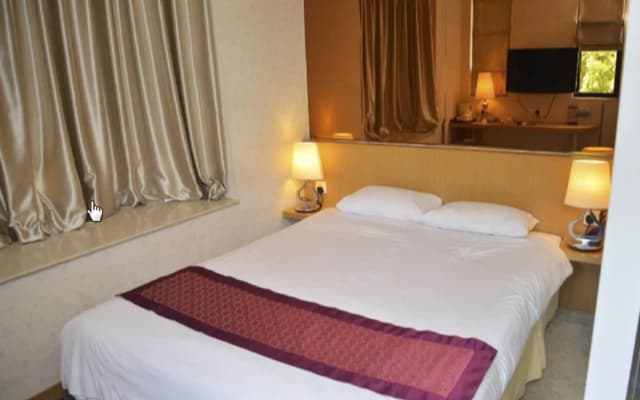 The Crown Borneo Hotel - photo 5