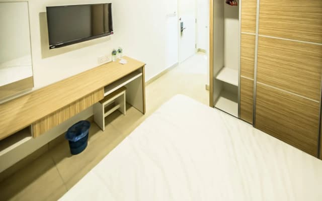 Crystal Garden Hotel (Seri Kembangan) - photo 2