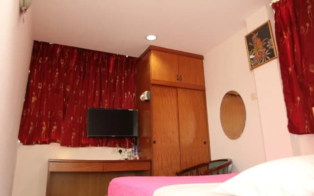 Town Inn Hotel - photo 4