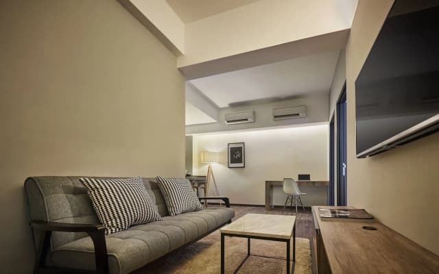 Tropics Eight Suites - photo 3