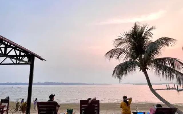 Modern Seaview Country Garden Danga Bay near CIQ | 3B3B - photo 3