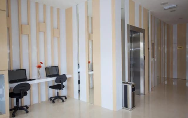 Twenty Nine Hotel - photo 2