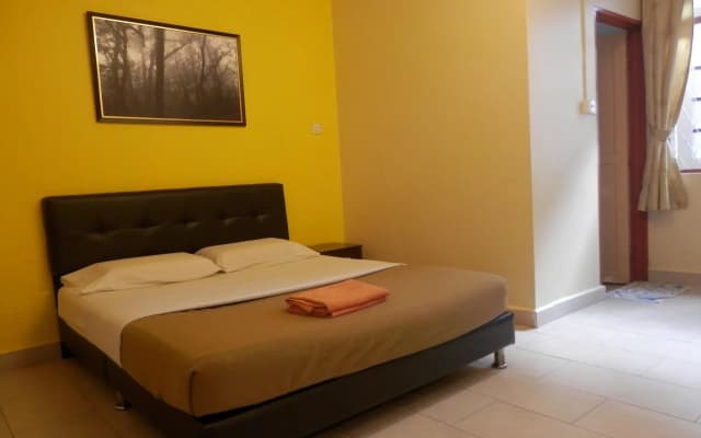 Eight Mentigi Guest House - photo 3