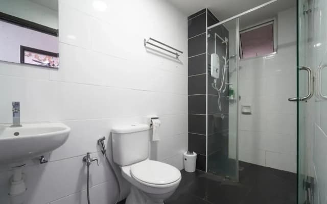 Lovely 2Br Majestic Condo 6 Pax Pool View - photo 5