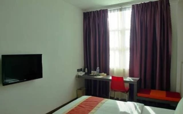 Studio8 Inn - photo 3