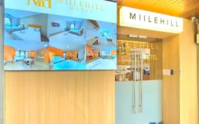 Miilehill Hotel By Maco at JB Town Center - photo 4