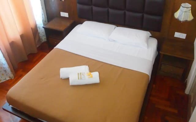 Century Suria Service Apartment (Private Residential) 1 - photo 2