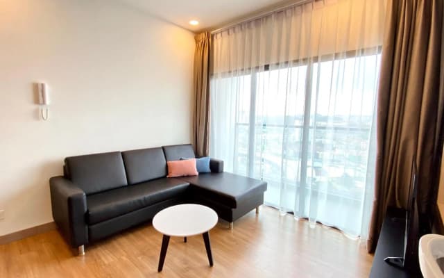 Dream Suite 2 - Landmark Residence 1, High Floor, KLCCview, Nice view, WiFi & TvBox - photo 2