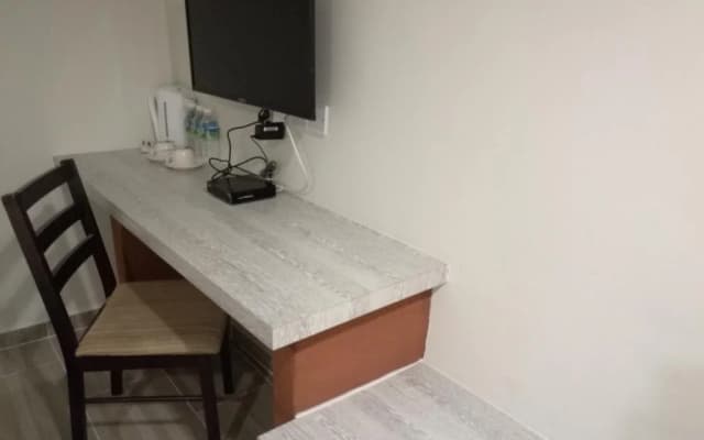 Station Gold Budget Hotel - photo 2
