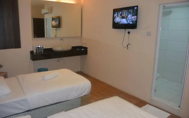 New Town Hotel Puchong - photo 3