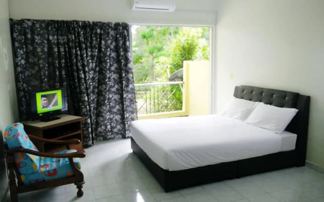 Capital O 89484 Teluk Batik Resort - photo 2