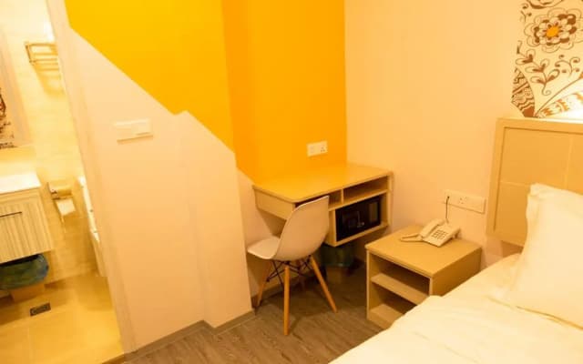 The Crown Hotel Klia - photo 2