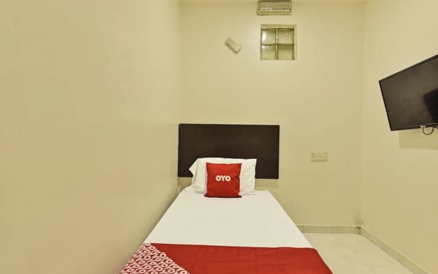 OYO 90806 Rumah Tumpangan Laut Selatan - photo 5