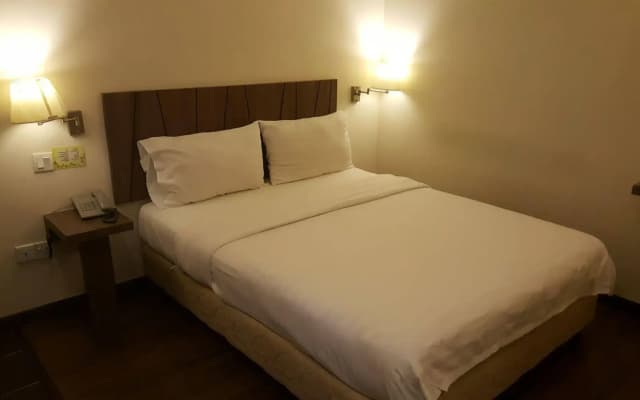 9 Square Hotel - Kota Damansara - photo 4