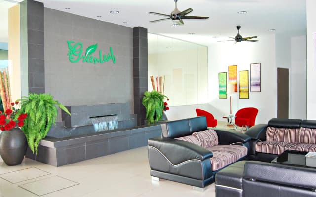 Greenleaf Hotel - photo 2