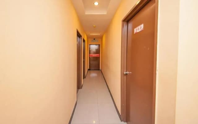 OYO 216 La Viva Hotel - photo 3