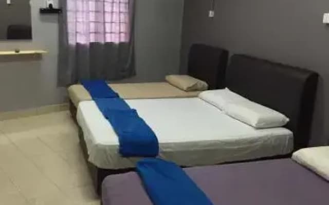 Cw Guest House 18Pax - photo 2