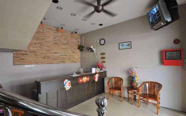 I-Winton Hotel - photo 5