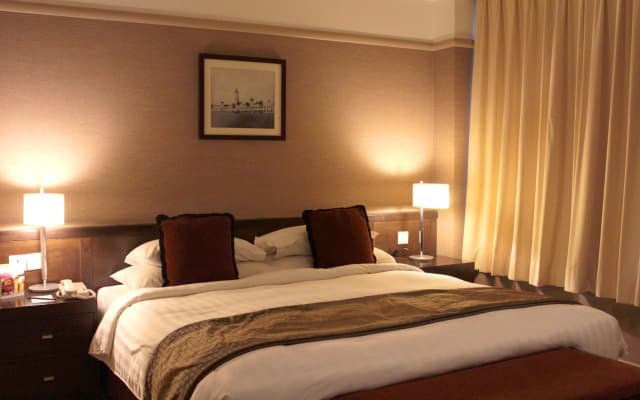 Pacific Regency Hotel Suites - photo 3