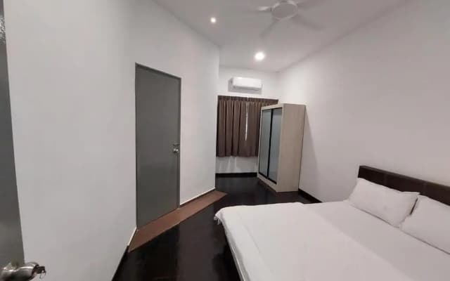 *Entire House* Flora Homestay - photo 2