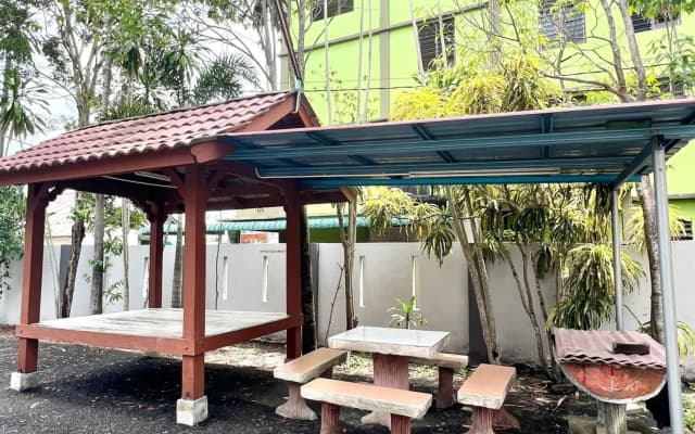 Teratai Homestay Batu Buruk - photo 2