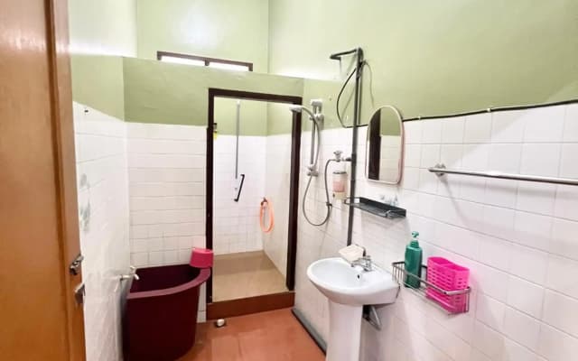Teratai Homestay Batu Buruk - photo 3