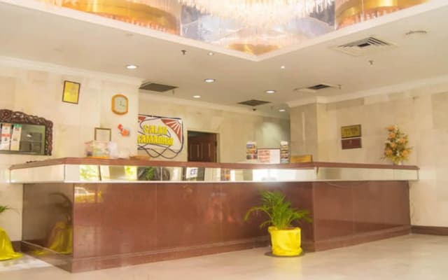 Hotel Grand Crystal - photo 2