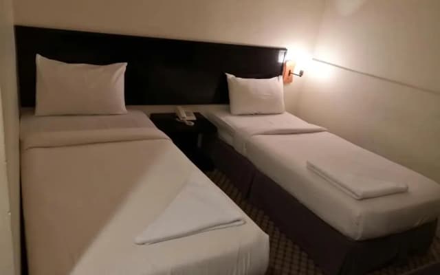 Hotel Sri Sutra PJ 222 - photo 3