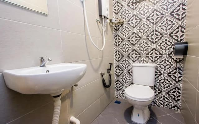 Explore 4BR Gardenhouse Retreats (Free Parking) - photo 4