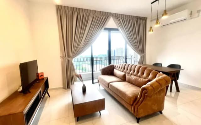 Equine Residence Tmn Seri Kembangan KL - photo 3