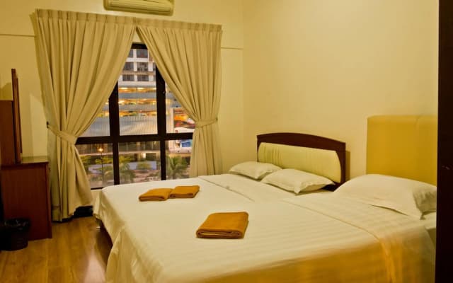 Marina Court-5Bilik 3Tandas 2Tingkat Penthouse 2Parkir Percuma Maksimum 22Org Termsk Kanak2 & Marina Court 6Bilik 4Tandas 2RuangTamu 2Dapur 2 Parkir Percuma Maksimum 14Org Termsk Kanak2 - photo 4