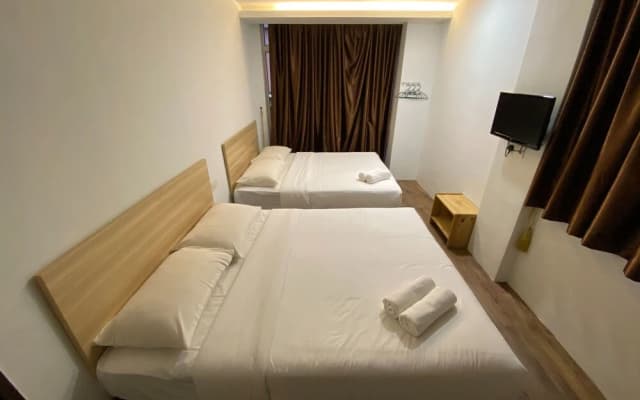 OYO 90403 North City Hotel - photo 3